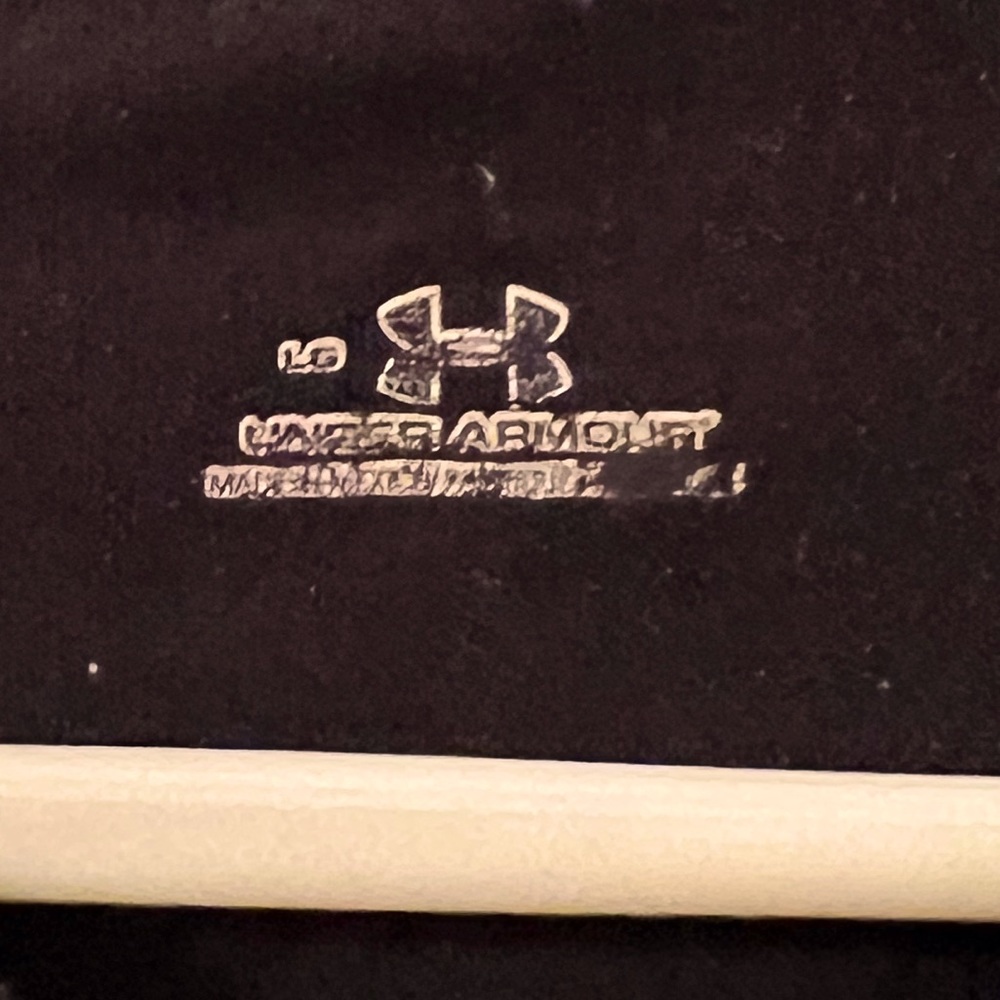 🌺 5 for $15 🌺 Under Armour Long Sleeve Tee - Picture 2 of 4